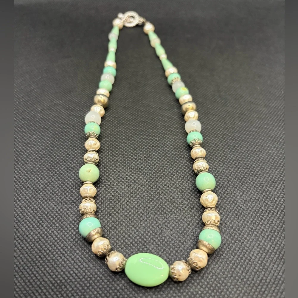 Vintage Style Green Aventurine, Gold, and Pearl beaded Necklace - Picture 1 of 8